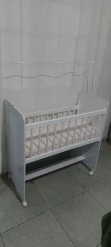 Mini berço Conservado.