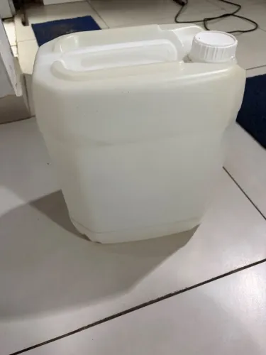 Galão De 20 Litros Leitoso Usado Em Boas Condições (armazenava sabão de roupas)