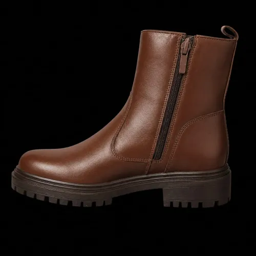 Bota marrom, nova, cano médio, 
