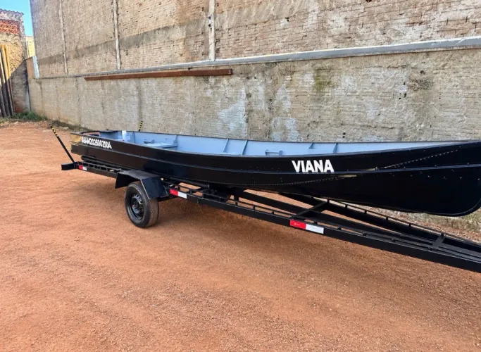 BARCO 6 METROS + MOTOR EVINRUDE 15 HP