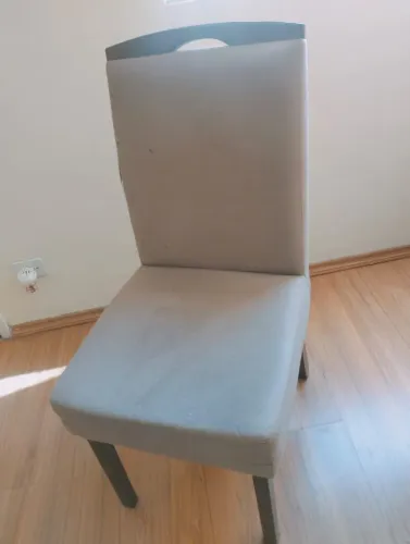 02 cadeiras para mesa jantar em madeira /tambem vendo separadas