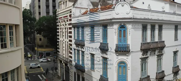 Sala de 78m2 à Venda na Rua Miguel Couto Centro