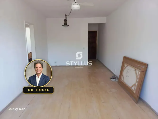 Apartamento Grande com Planta Diferenciada e Vaga na Escritura em Piedade! M87J