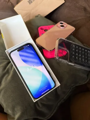 IPhone 15, 256GB, Bateria 93% com Caixa e Acessórios