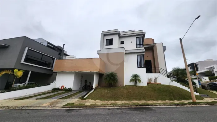 Sobrado à venda com 4 quartos - Condomínio Sun Lake - Sorocaba - SP
