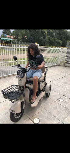 Triciclo elétrico 