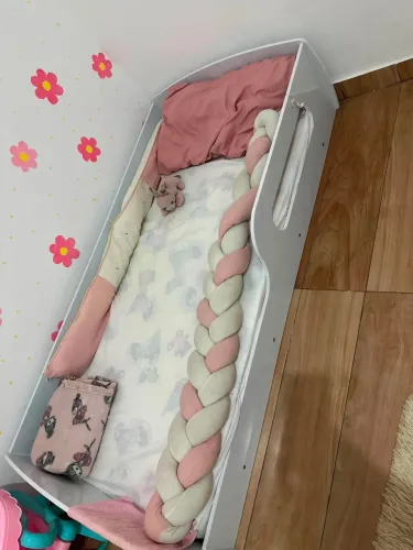 Cama montessoriana com colchão