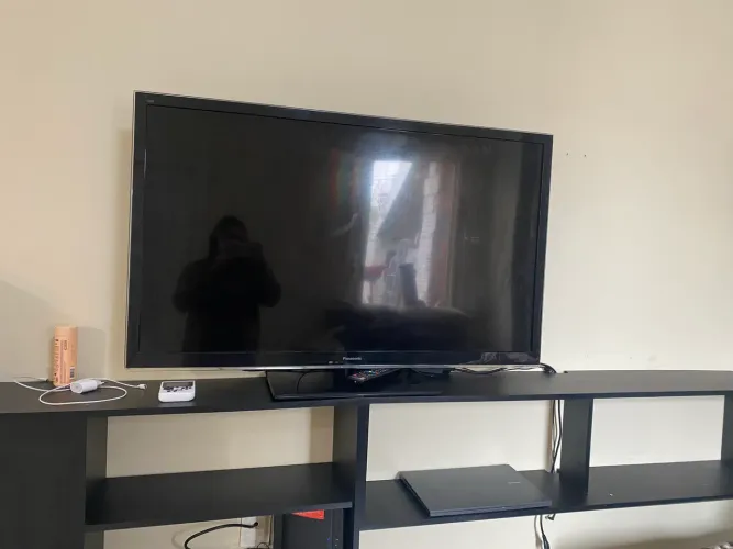 Tv 55 polegadas para retirada de peças : não liga, deve ter queimado a tela(eu acho)