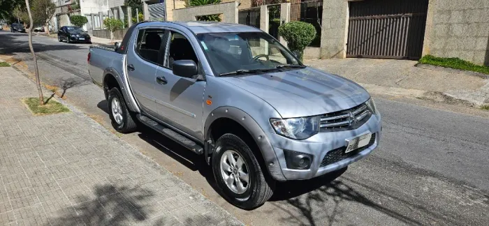Mitsubishi L200 Triton GLS 3.2 CD TB Int.diesel MEC 2015