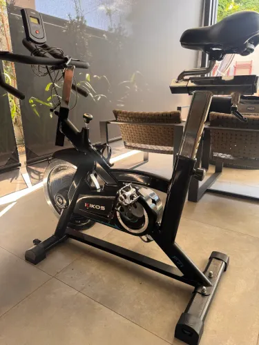 Bicicleta ergométrica Kikos F7 