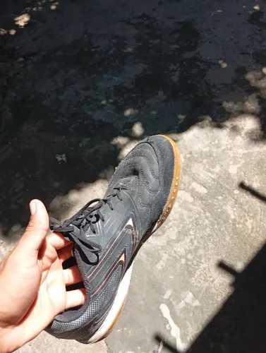 Tênis de futsal pro 5