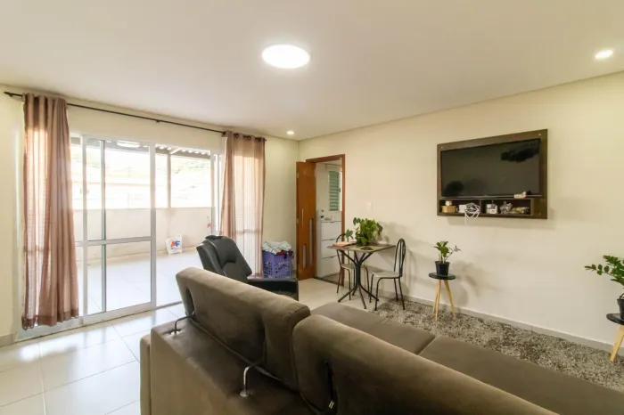 Casa com 2 Quarto(s) e 1 banheiro(s) para Alugar, 700 m² por R$ 4054 / Mês