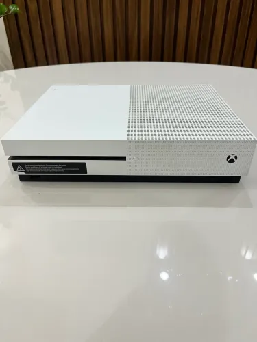 Xbox One + controle + jogos