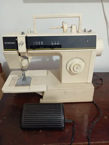 Máquina de costura Singer PratPorter voltagem 110