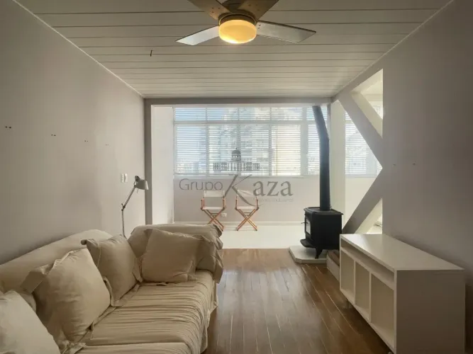 Apartamento - Cerqueira Cesar - 1 Dormitório - 105m².