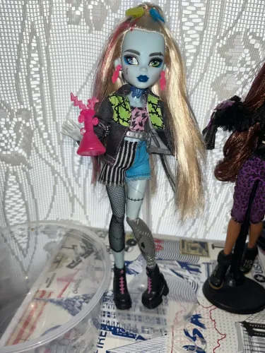 Boneca frankie core refresh monster high g3