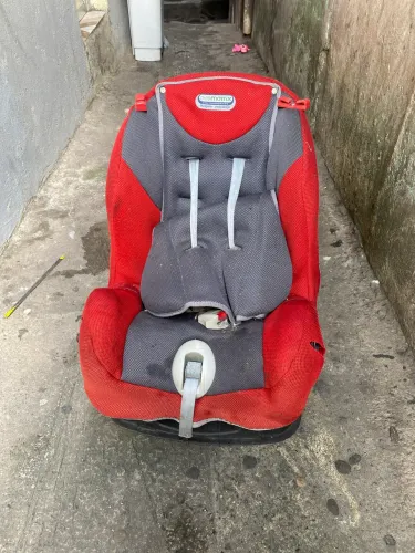 Cadeirinha infantil de 0 a 8 anos 