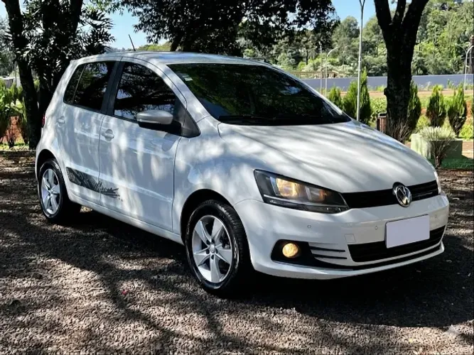 Volkswagen Fox Rock IN RIO 1.6 MI Total Flex 8V 5P 2016