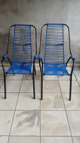Quatro cadeiras disponíveis