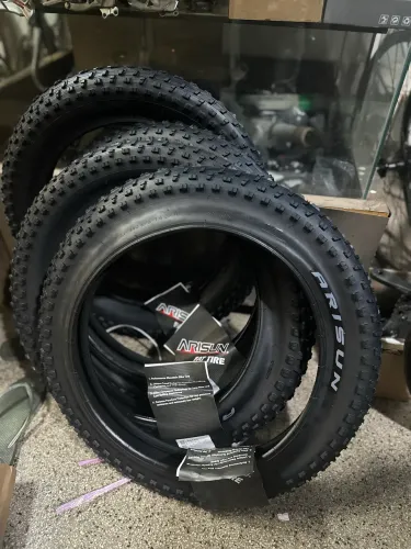 Pneu Aro 20 e 24 x 4.0 Arisum para Bike eletrica