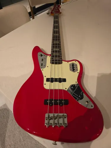 Baixo Fender Jaguar