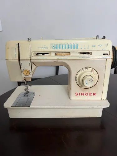 Máquina de costura Singer Facilita Plus