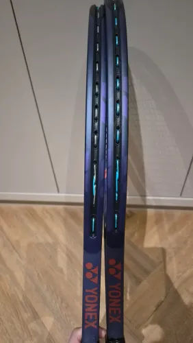 Par de Raquetes de tênis Yonex Percept 100 L3 modelo novo 