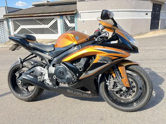 SUZUKI GSX-R 750 SRAD 2011 - IMPECÁVEL