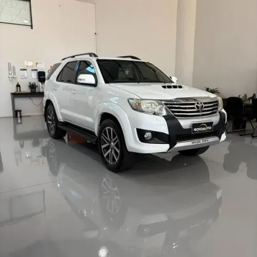 Toyota Hilux SW4 SRV D4-d 4X4 3.0 TDI Dies. AUT 2013