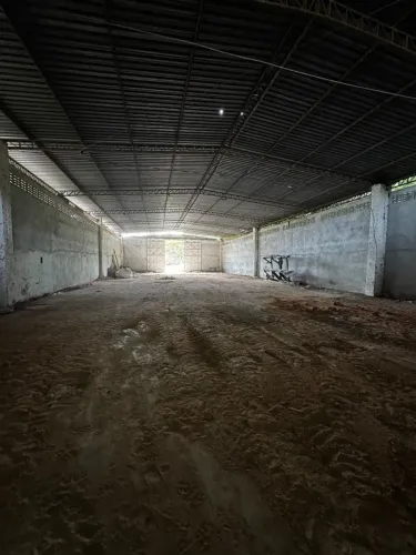 Galpão com 600 m2, Col. Antonio Aleixo