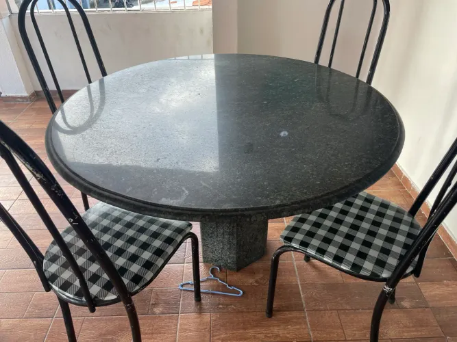 VENDO MESA DE GRANITO