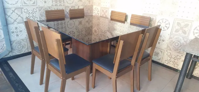 Mesa de Jantar tampo vidro 8 cadeiras