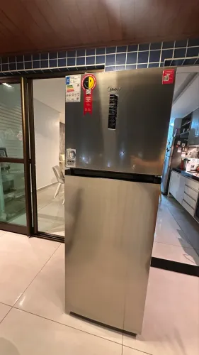 Geladeira Midea a venda