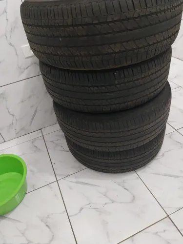 4 Pneus 265/60R18. Bridgestone
