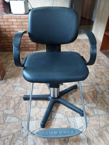 Cadeira de Barbeiro reclinável FERRANTE