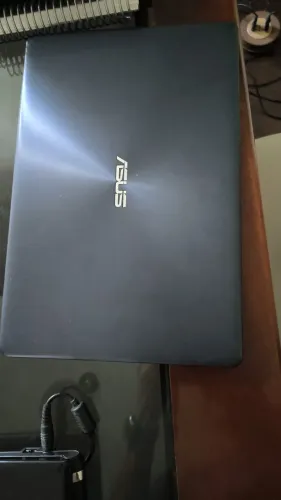 Notebook Asus Vivobook X510U, Core i5 8a ger.15.6", 4GB RAM, 1TB HDD, Conza
