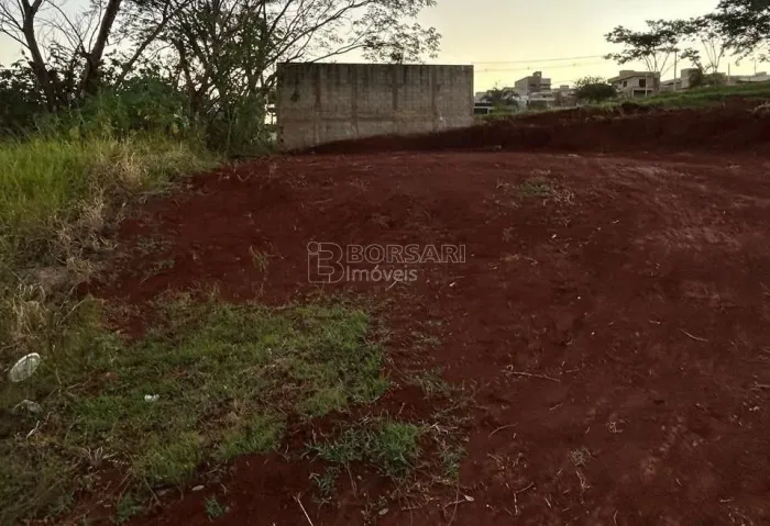 Venda de Terreno / Padrão na cidade de Araraquara