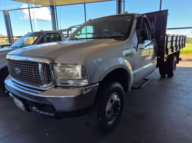 Ford F-4000 3.9 Turbo Intercooler Diesel 2P Manual 2005