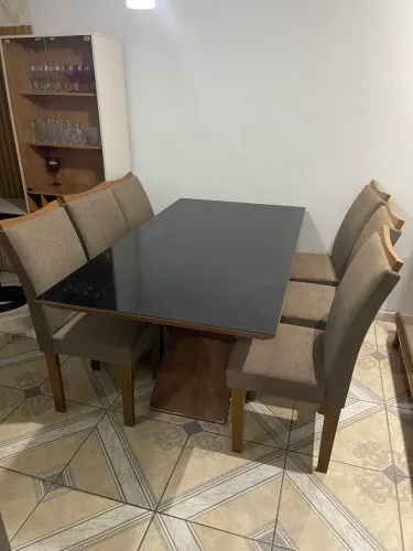 Mesa 6 cadeiras com tampo de vidro preto