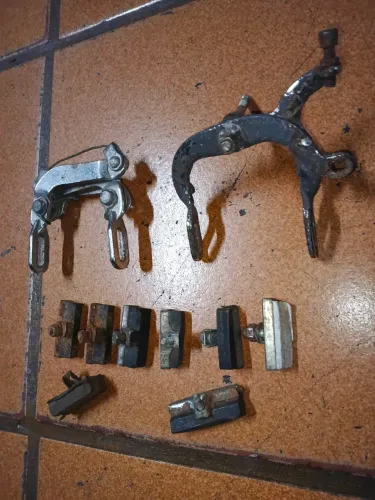 Peças antigas para bicicletas