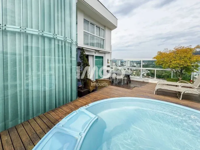 Cobertura duplex com 3 suítes e terraço no Centro de Jaraguá do Sul