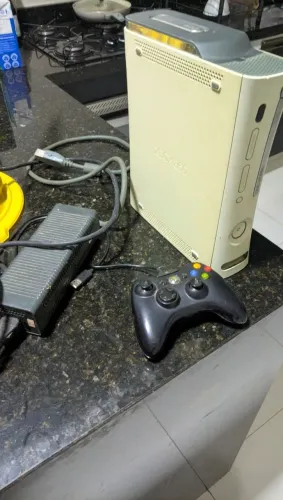 VENDO XBOX 360 QUEIMADO