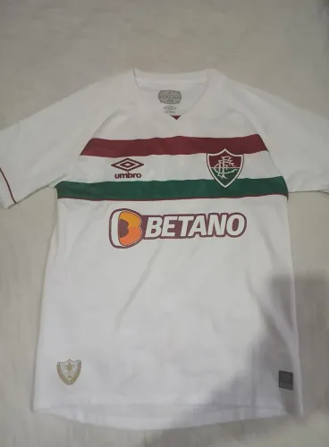 vendo Camisa fluminense larga tamanho P Original Nova<br>90 reais