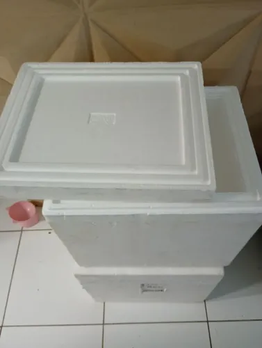 Caixa de isopor reforçada