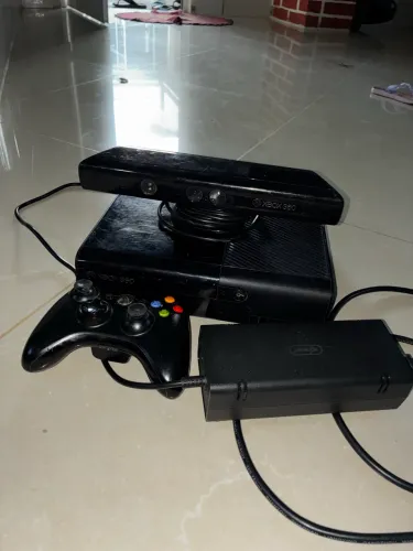 Xbox 360 No Estado Para Retirada De Peças + Fonte, Controle E Kinect