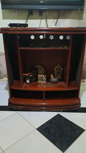 Rack de madeira para sala