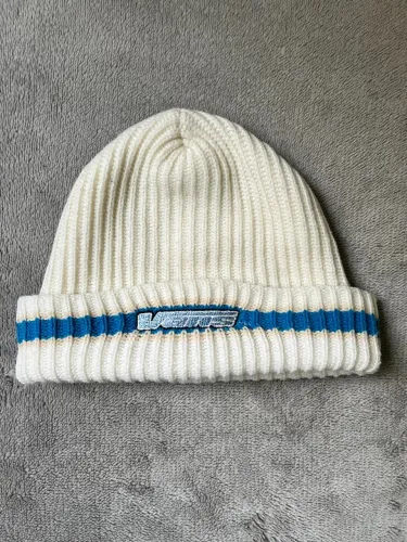 touca de inverno vans off-white com detalhes azul ciano