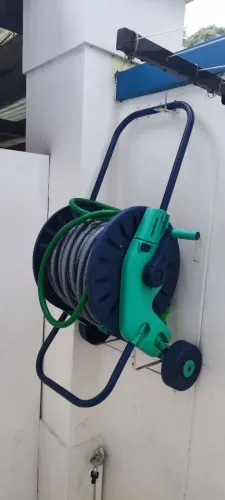Vendo mangueira 50mts com carinho para jardim