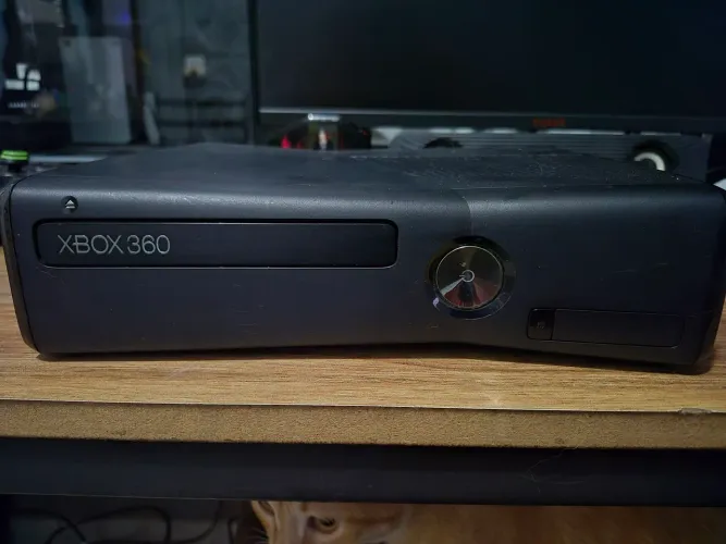 vendo Xbox 360 slim--desbloqueado RGH