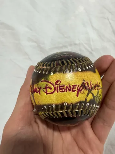 Bola colecionavel disney piratas do caribe